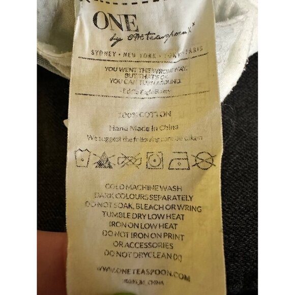 One Teaspoon Bandits Low‑Waist Denim Shorts Light Wash Distressed Raw Hem - Picture 9 of 10